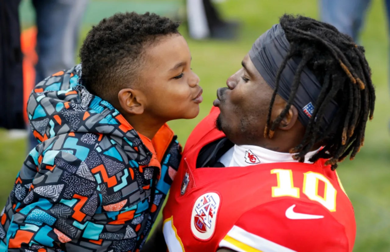 How many Kids does Tyreek Hill have? - TRAN HUNG DAO School