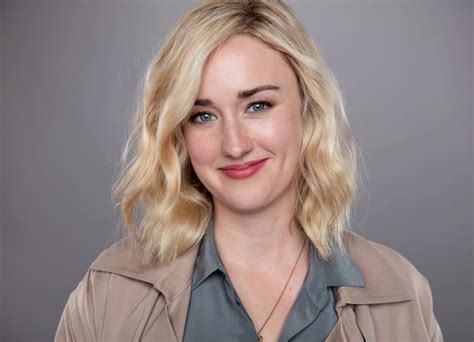 Ashley Johnson ~ Complete Wiki & Biography with Photos