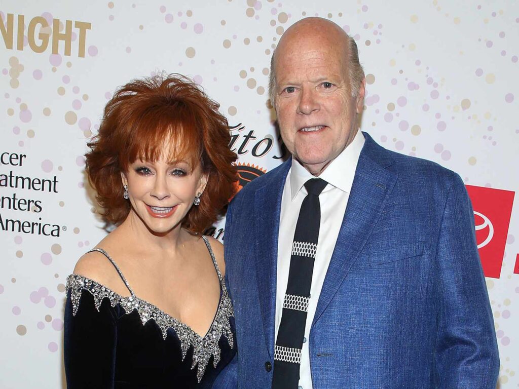 Reba McEntire Husband: Is Reba McEntire Married? - TRAN HUNG DAO School