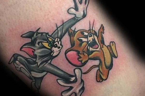 Wunderschönes Tom-Jerry-Tattoo