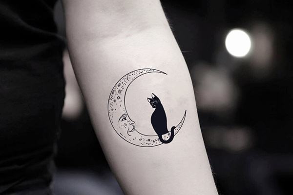 ý nghĩa hình xăm mặt trăng và mèo