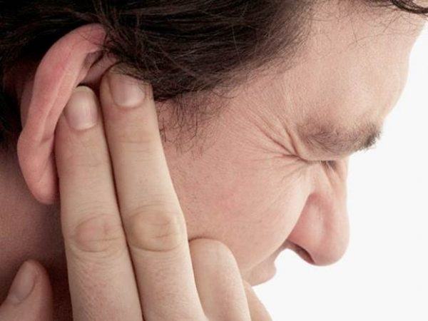 Điềm báo của bệnh ù tai phải