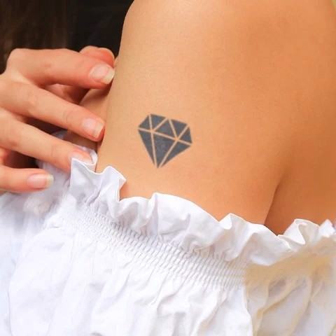 Hình xăm tam giác kim cương đẹp