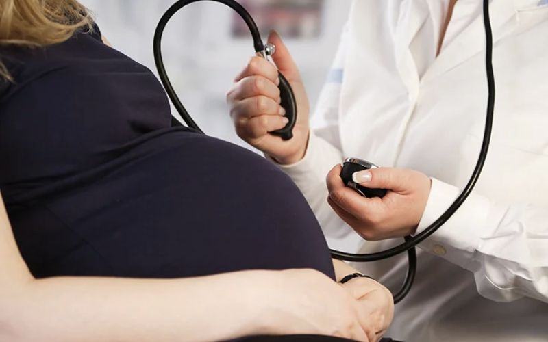 Khám thai định kỳ theo chỉ định của bác sĩ