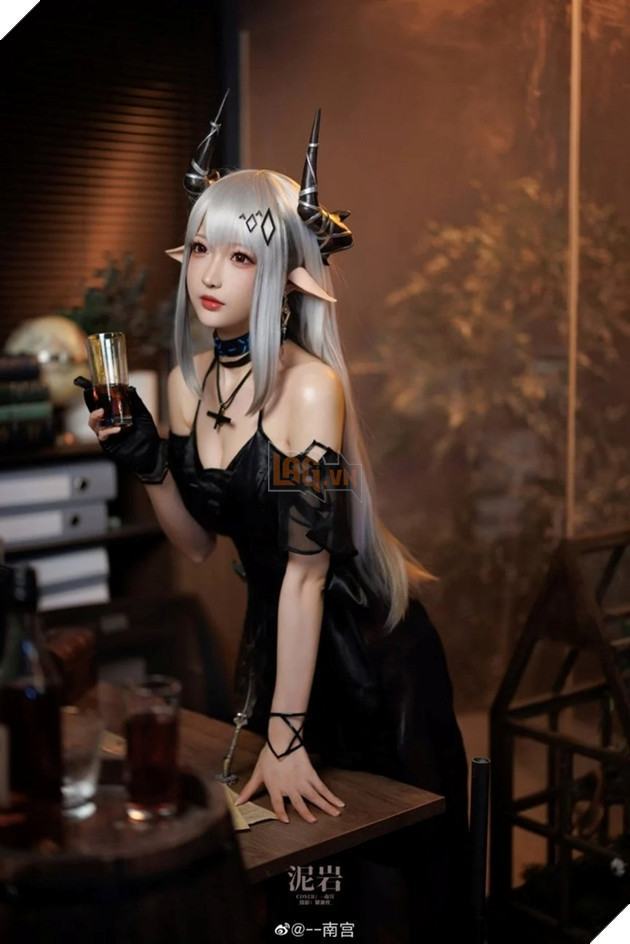 Chiêm Ngưỡng Nhan Sắc Cô Nàng Mudrock Của Arknights Trong Một Bộ Cosplay Cực Kì Xinh đẹp TrẦn 