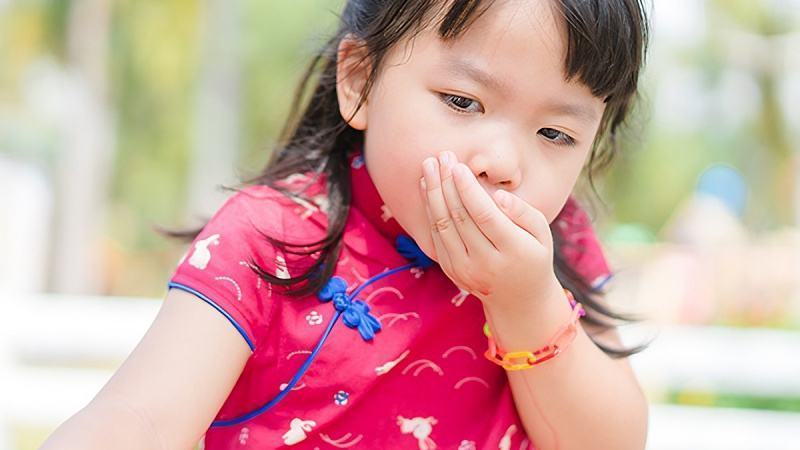 Nguyên nhân phổ biến nhất gây nôn ở trẻ em từ 12 tháng tuổi trở lên là viêm dạ dày ruột do vi-rút