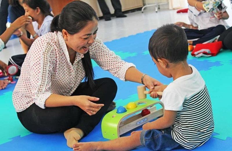 Giáo dục hòa nhập trẻ khuyết tật mầm non tạo điều kiện thuận lợi để trẻ học tập tốt hơn.  (Ảnh: Longan.vn)