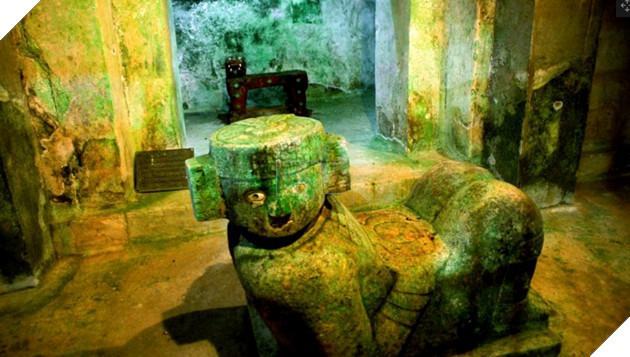 Bí mật gì ẩn chứa bên trong Kim tự tháp cổ đại của người Maya?