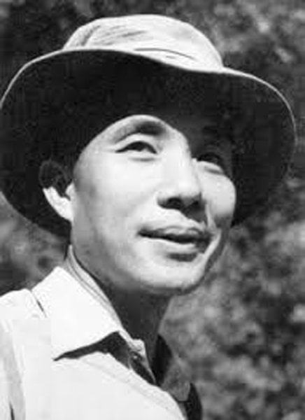 Nhà văn, nhà viết kịch Nguyễn Huy Tưởng (1912 - 1960) bắt đầu sự nghiệp cầm bút bằng những vần thơ lịch sử mà bây giờ rất ít người biết.
