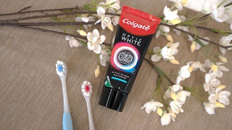 Kem đánh răng Colgate Optic White O2 có tác dụng làm trắng răng hiệu quả