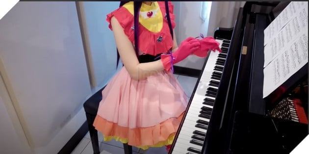 Pan Piano cosplay Hoshino Ai làm choáng và thay đồ trong video
