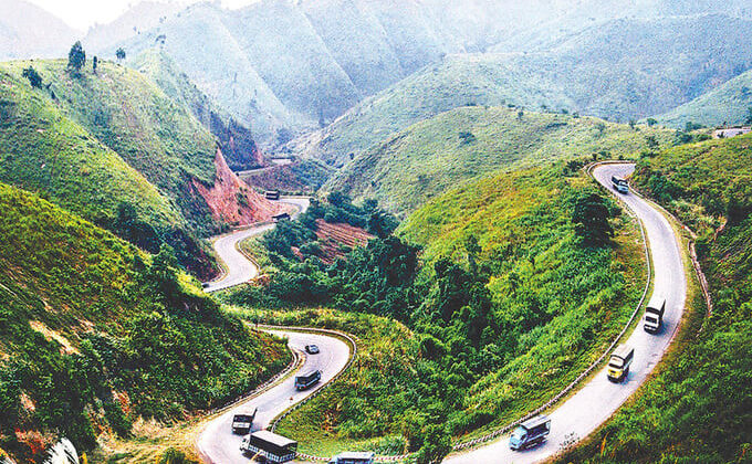 Đèo Phượng Hoàng nằm trên quốc lộ 26, huyện M'Đrắc, tỉnh Đăk Lăk (Ảnh Báo Dân Tộc)