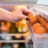 Tủ lạnh là nơi bảo quản trứng được tin dùng và ưa chuộng nhất bởi sự tiện lợi và nhanh chóng.