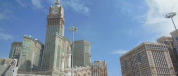 Abraj Al-Bait là một khu phức hợp tòa nhà chọc trời nằm ở Mecca, Ả Rập Saudi