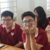 Học sinh Trường THPT Võ Văn Kiệt, Quận 8 trong ngày Thứ Năm Vui Vẻ được nhà trường thí điểm.  Ảnh: NGUYỄN QUANY