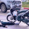 Hiện trường nạn nhân bị sét đánh tử vong khi đang điều khiển xe máy trên đường (Ảnh: VTC News)
